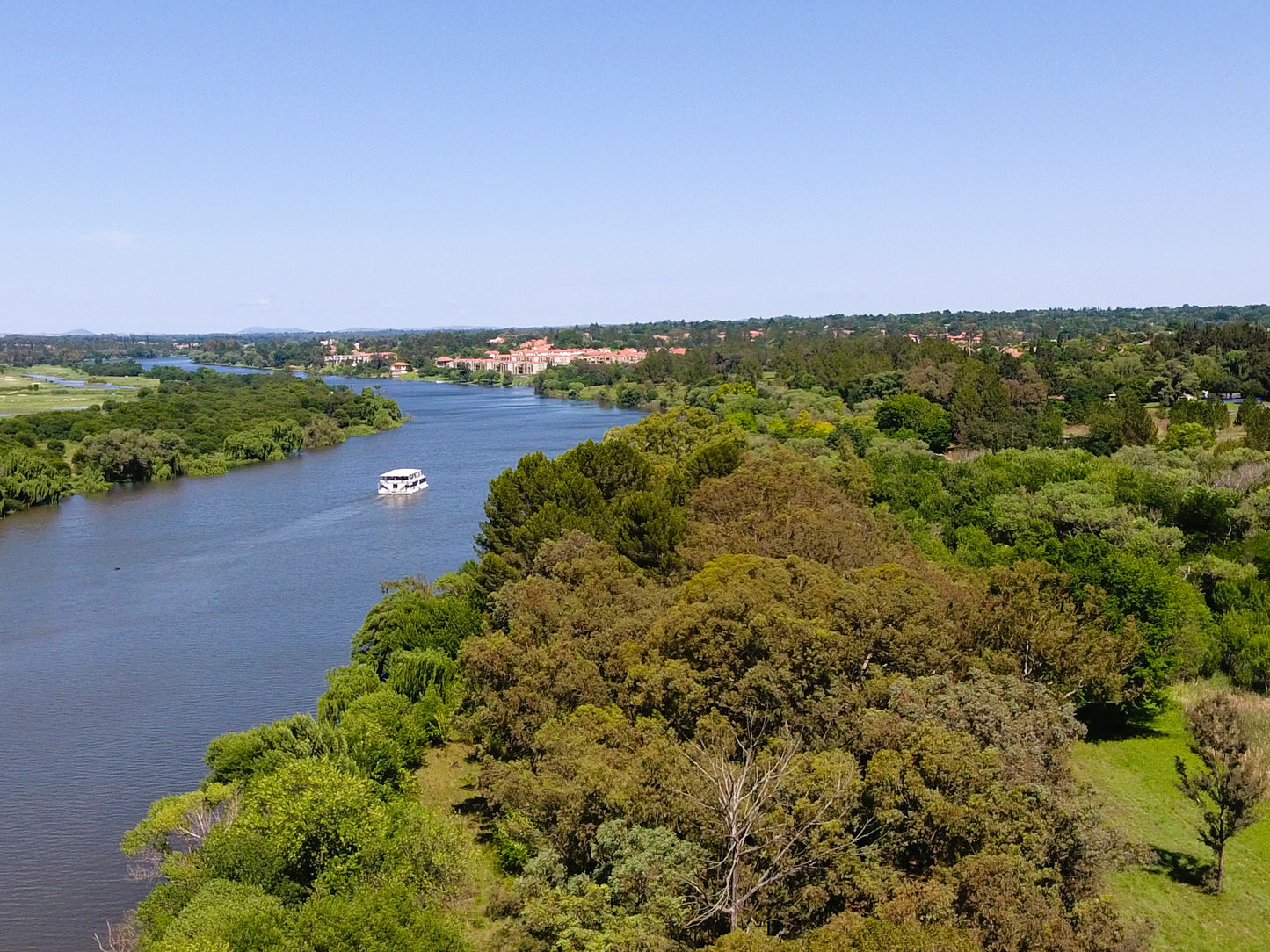 Soul RnB Cruise | Shades of Olive Green