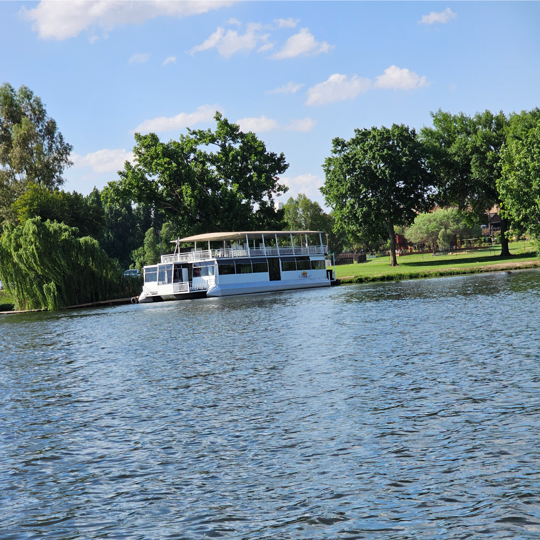 Sunday Leisure Cruises on the Vaal River